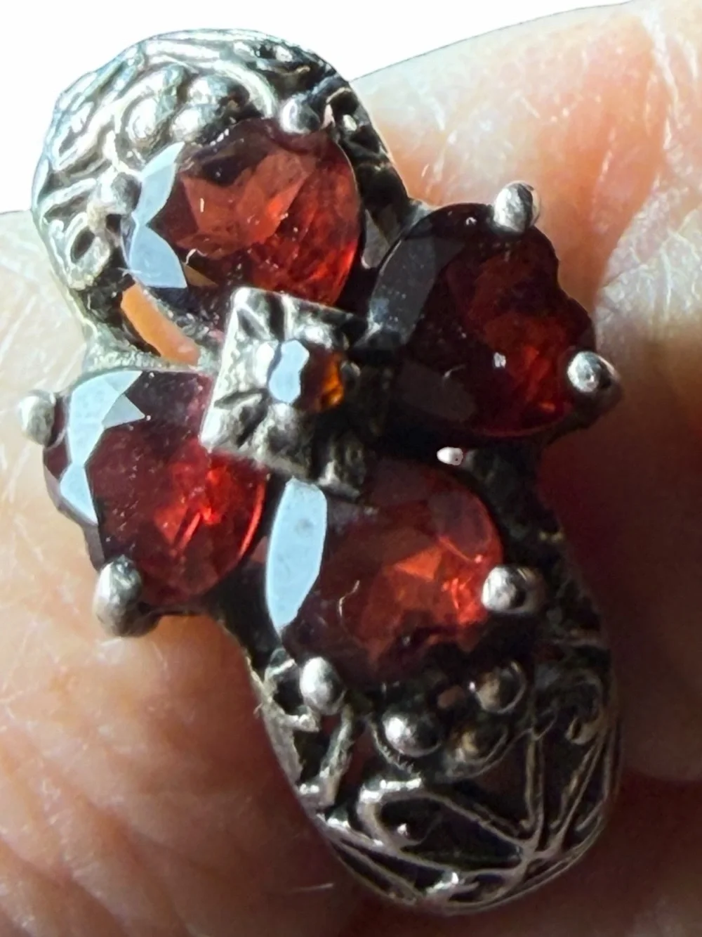 Sterling Silver Garnet Four Leaf Ring - Red Gemstone Band Size 7